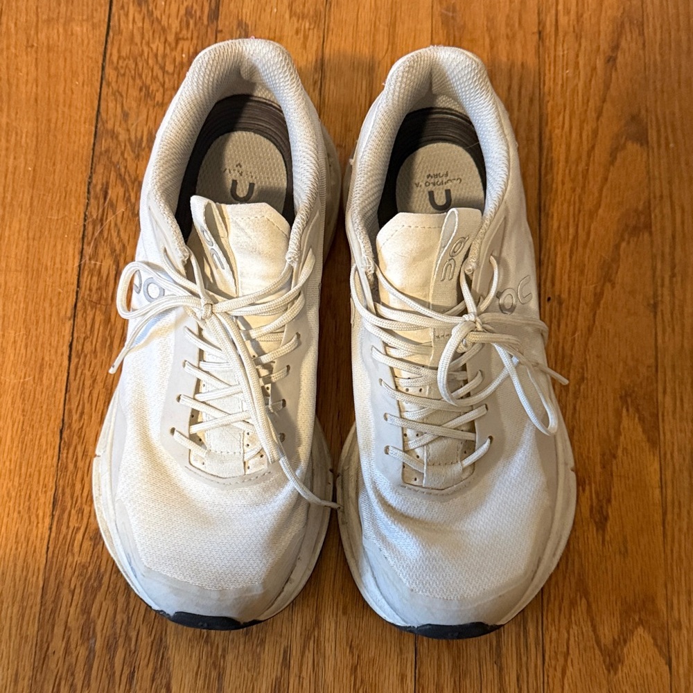 Women’s On Running Sneakers